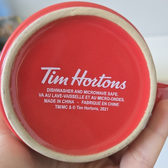 ❤️2/$20❤️ Tim‎ Hortons 2021 Christmas Snowflake Red Mug - Picture 5 of 5